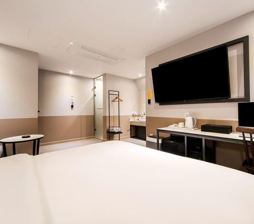 Button Hotel