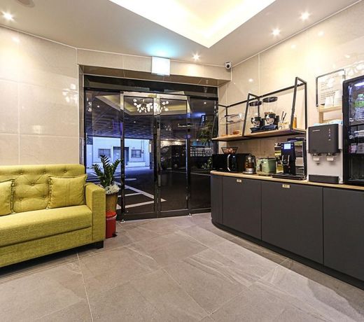 Button Hotel