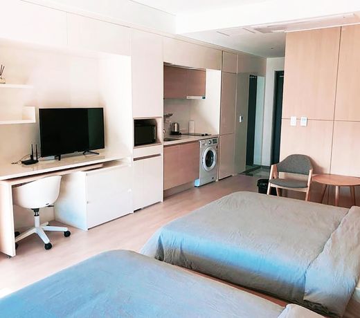 The November Stay in Honestar