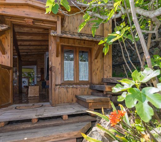 106804 - House in Valleseco