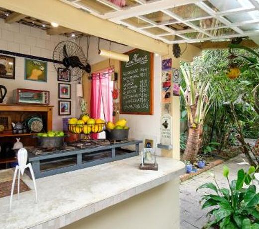 Pousada Pontal Gardens