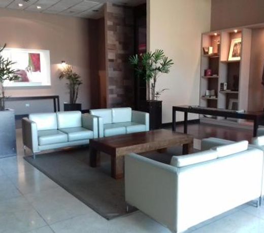 Hotel Tower Inn & Suites