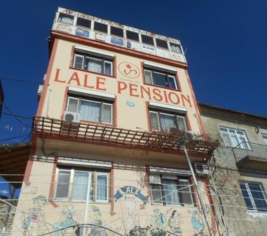 Lale Pension