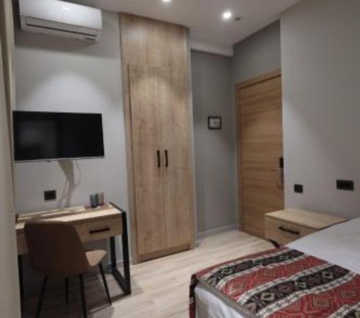 Andor Hotel