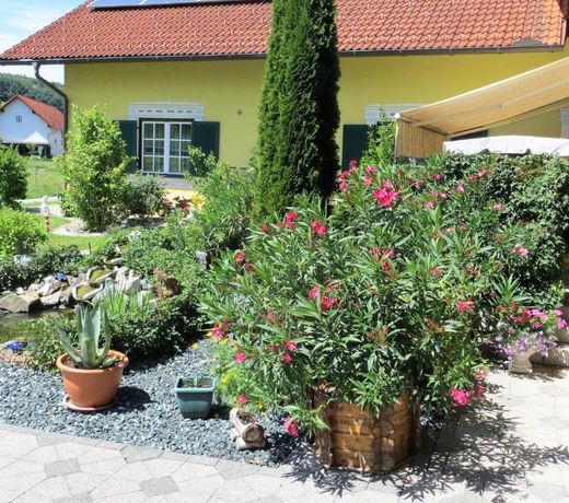 Gastehaus Strini