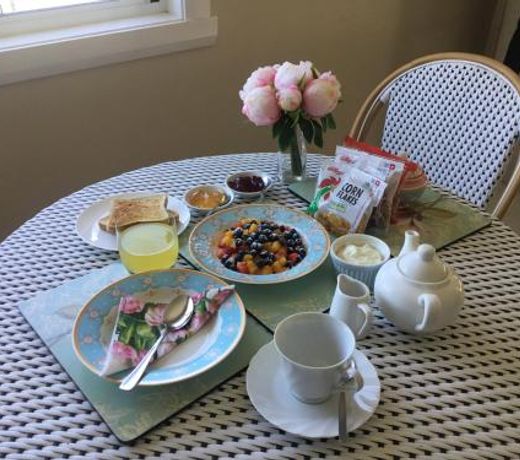 Araluen Historic House Deluxe Room