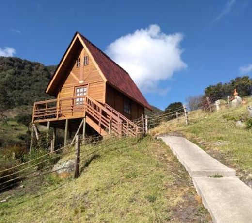 Las Acacias Hobbit House