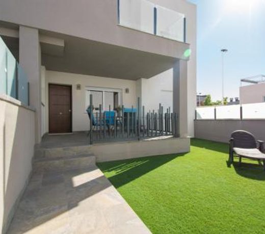 059 Luxury Bungalow - AC/WIFI