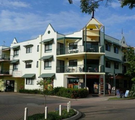 Magnetic Sunsets Resort