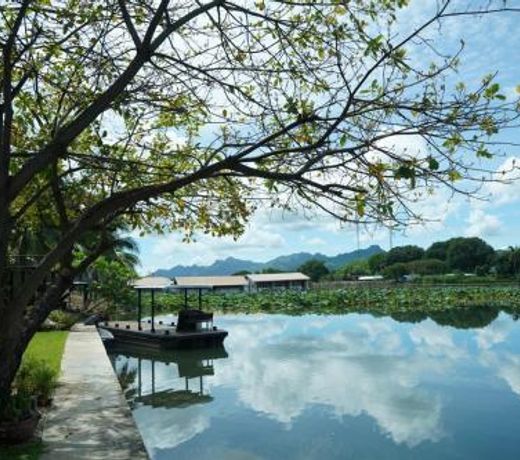 Ploy Resort