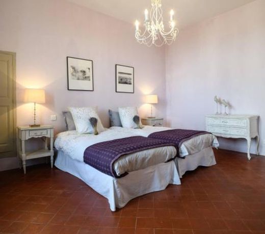 Luxurious Provencal Village House, Walk to Village Pool