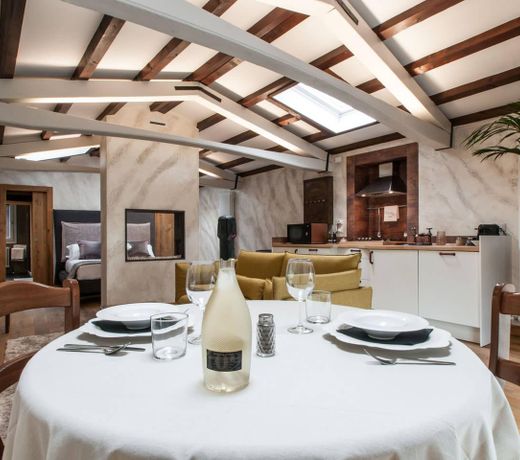 RUBINO Suite with Fireplace & Canal view