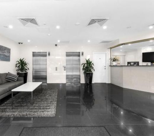 Central Brunswick Apartment Hotel