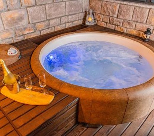 Jacuzzi - Flexible SelfCheckIns 20 - Zagreb - Luxury - Garage - Smart - Brand New - Apartments Repinc