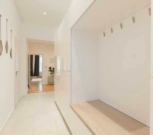 Space and Style in The Heart Of Budapest w 2BR&2BT