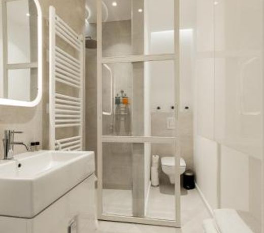 Space and Style in The Heart Of Budapest w 2BR&2BT