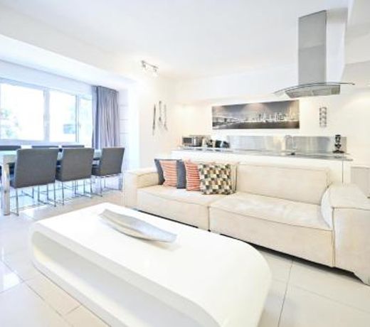Relaxing 3BR in Ben yehuda 66 by HolyGuest