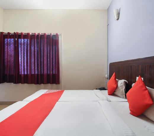 OYO 70733 Hotel Regal