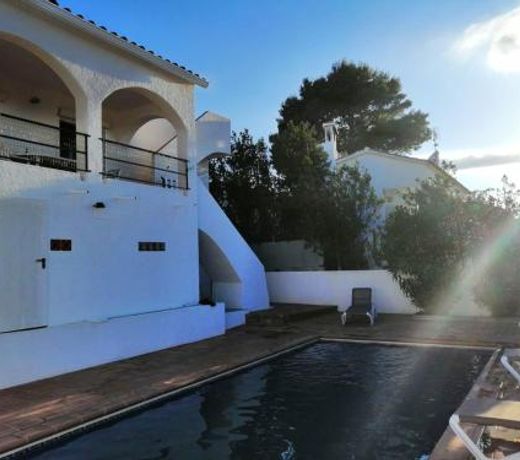 2 bedrooms villa with sea view private pool and enclosed garden at L'Escala