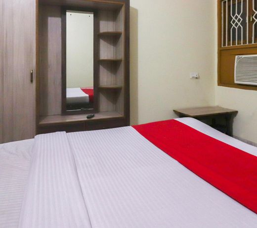 OYO 67668 Hotel Laxmi Palace