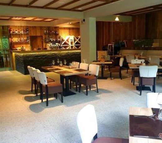 Oblique - Forest & Spa