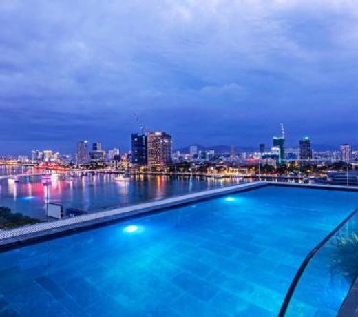 IBIZA Riverfront Hotel Da Nang