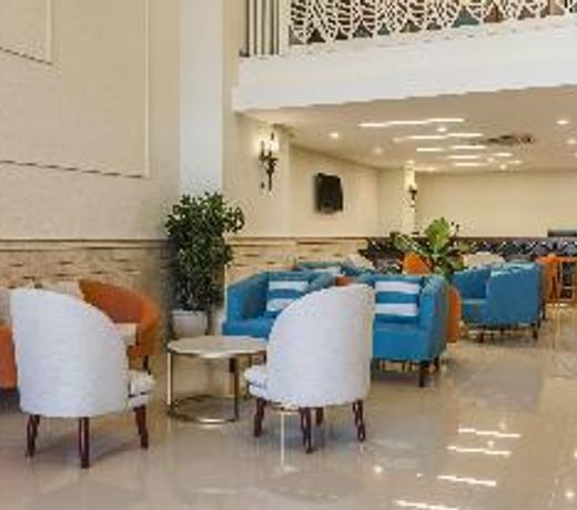 IBIZA Riverfront Hotel Da Nang