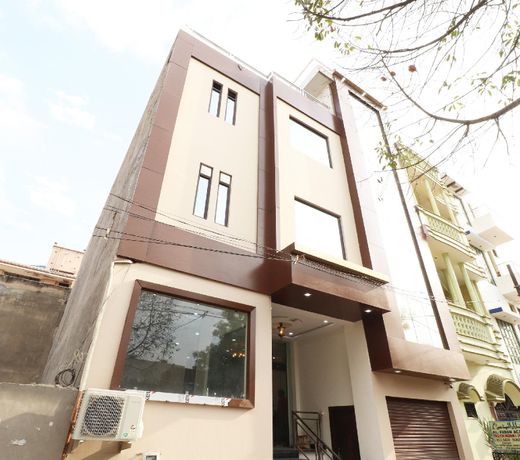 OYO 42691 Rhythm Residency