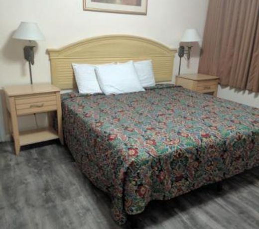 Travelers Inn - Clearwater