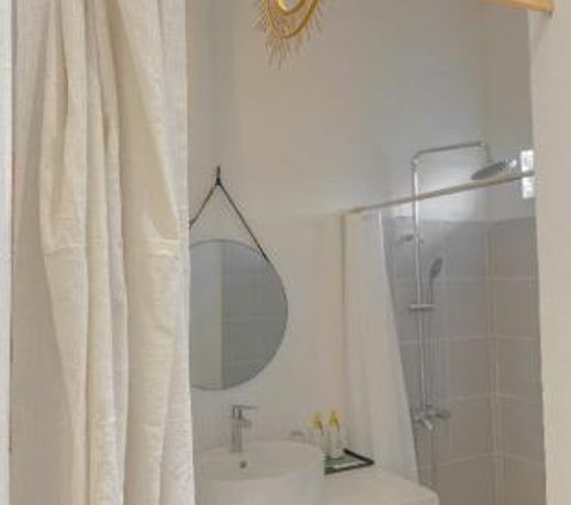 LASAOMA HOMESTAY [ QUEEN BED WITH POOL ]