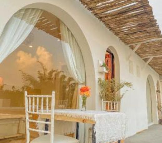 LASAOMA HOMESTAY [ QUEEN BED WITH POOL ]
