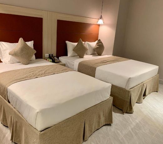 HOLIDAY 2 HOTEL