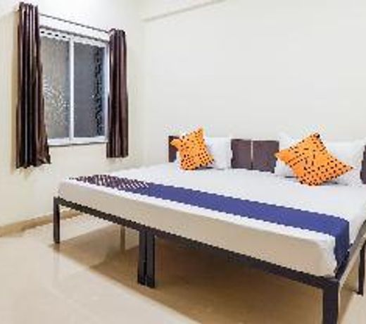 SPOT ON 67116 Royal Executive