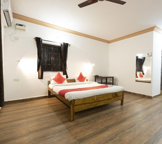 OYO 3045 Romeo's Palace Guest House