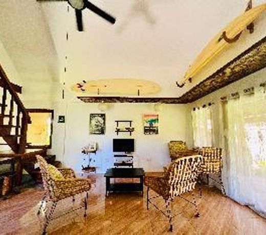 Siargao Cloud 9 Tiki Homestay