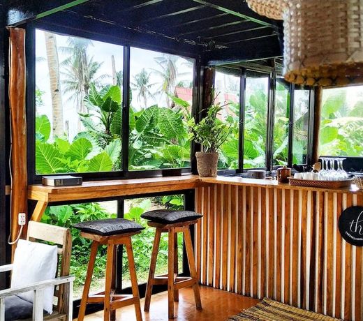 Tarzanâs Industro (front beach property) DOTâ