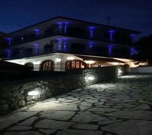 Thomas Art Hotel