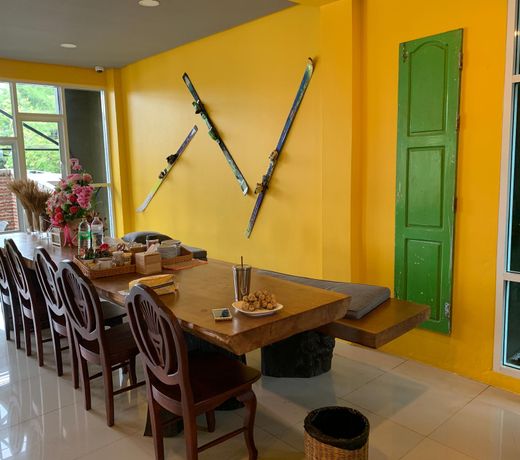 the corn resident maesot