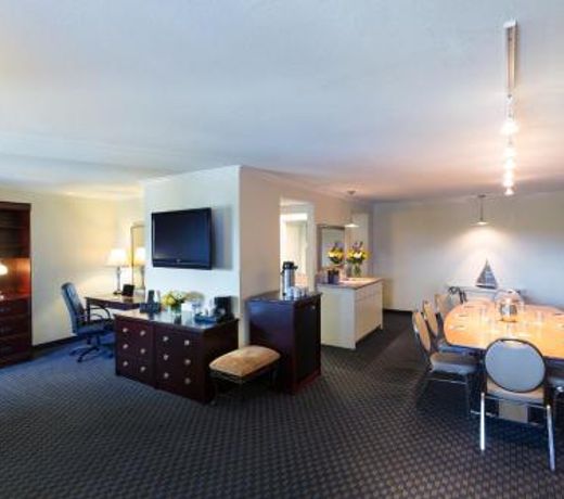 The Marina Inn on San Francisco Bay