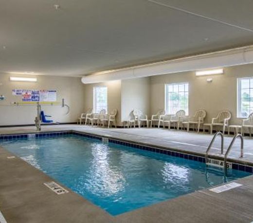 Cobblestone Hotel & Suites - Torrington