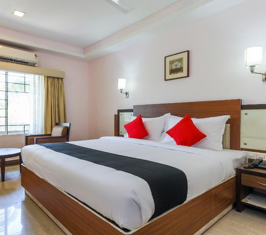 Capital O 68980 Hotel Souparnika