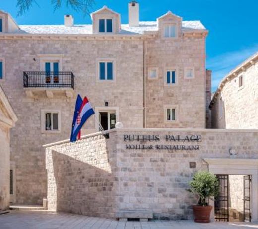 Puteus Palace Heritage Hotel