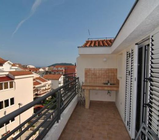 Rossa Apartments