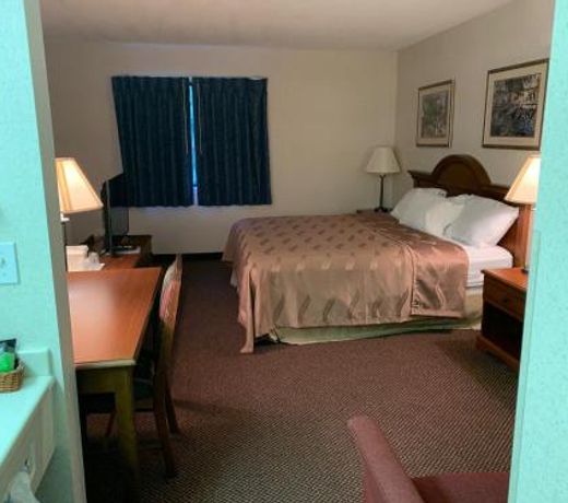 AmeriVu Inn and Suites