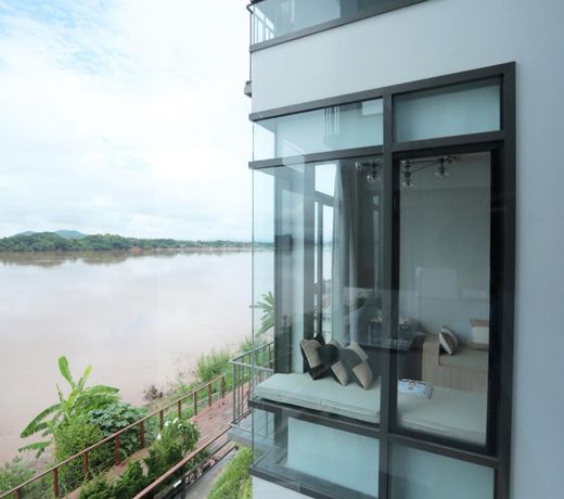 The River House Chiangkhan Hotel