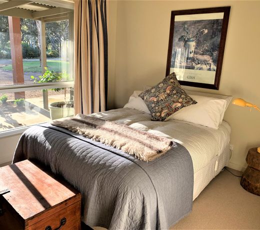 Kenwood Bank Vineyard Retreat