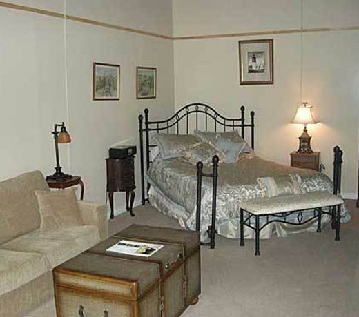 Canalside Restaurant, Inn & Kitchen Store