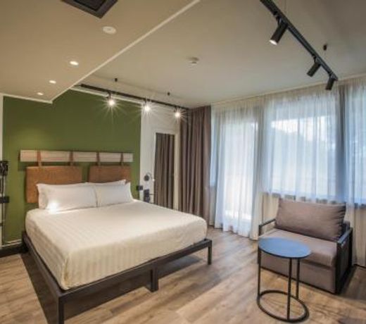 MOVIE MOVIE HOTEL