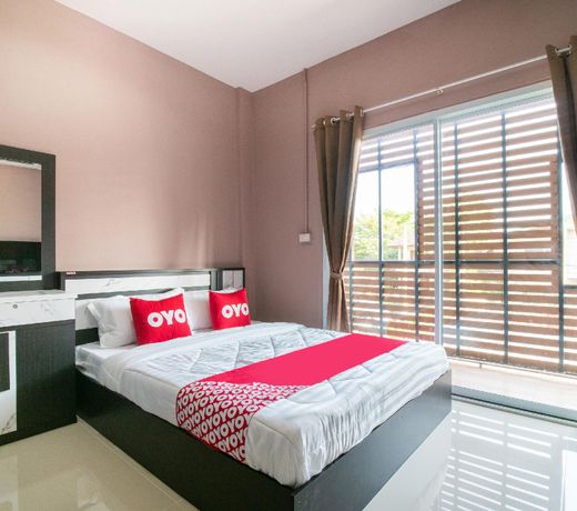 OYO 784 Brown Home Sattahip