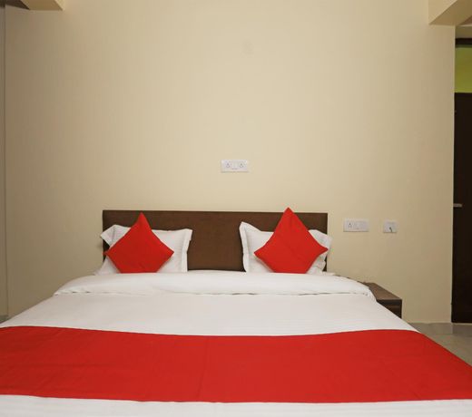 OYO 45288 Hotel 2 Yaars